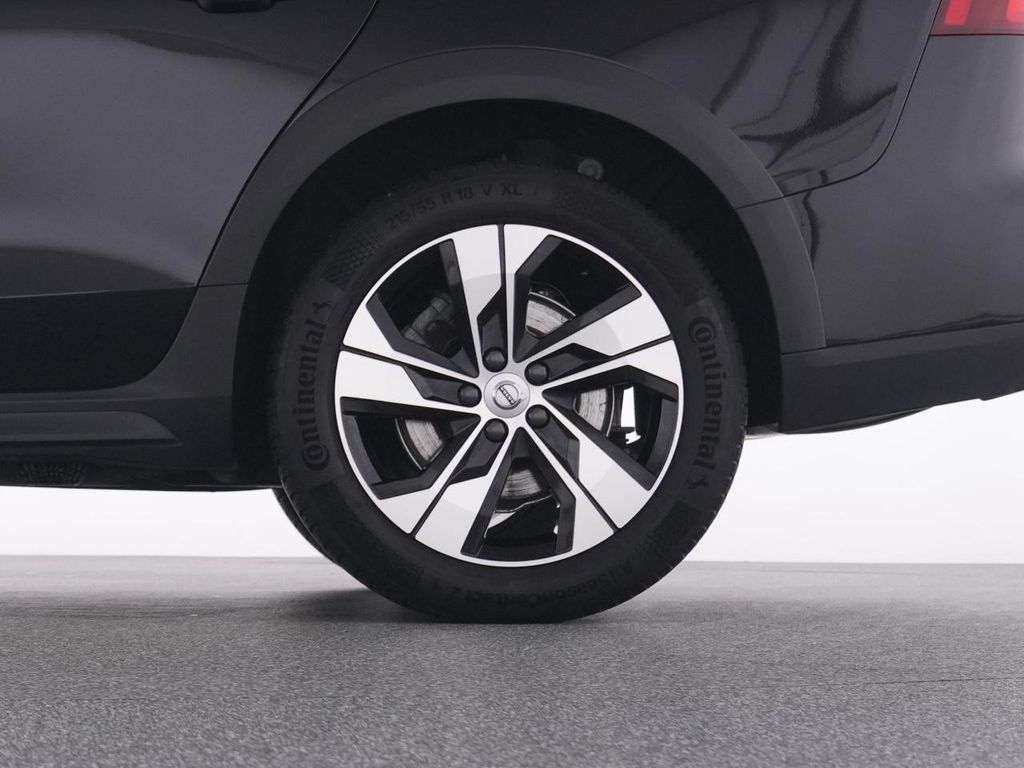 Volvo V60 Cross Country 2024