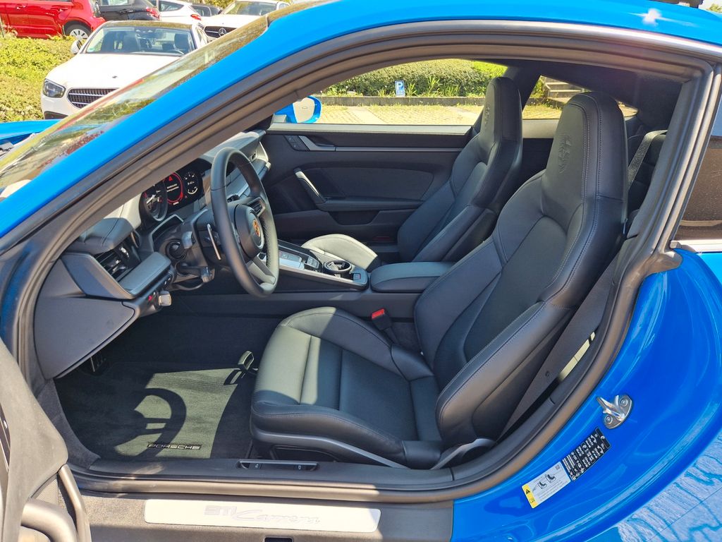 Porsche 992 2025