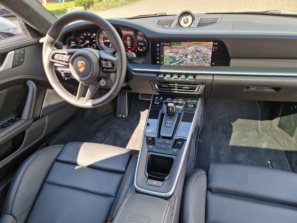 Porsche 992 2024
