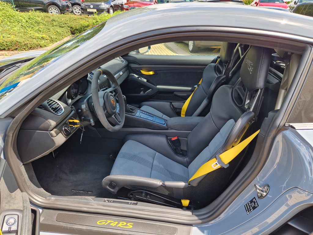Porsche Cayman 2022