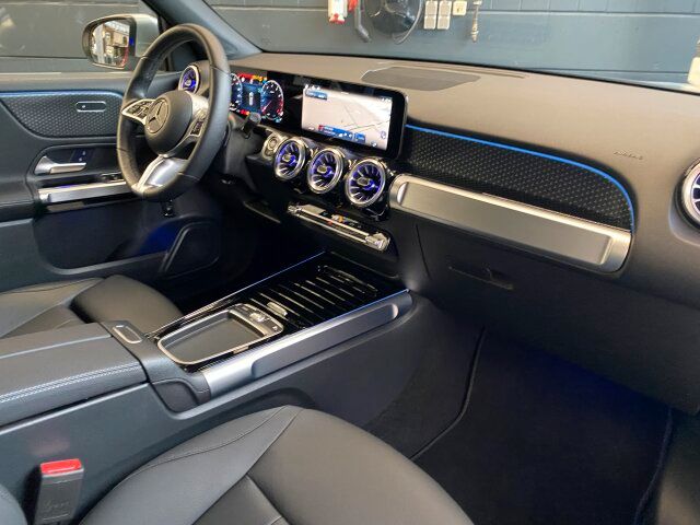 Mercedes-Benz GLB 200 2024