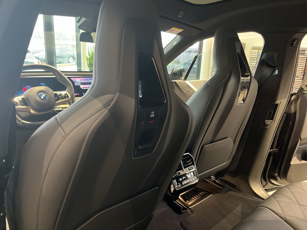 BMW iX 2023