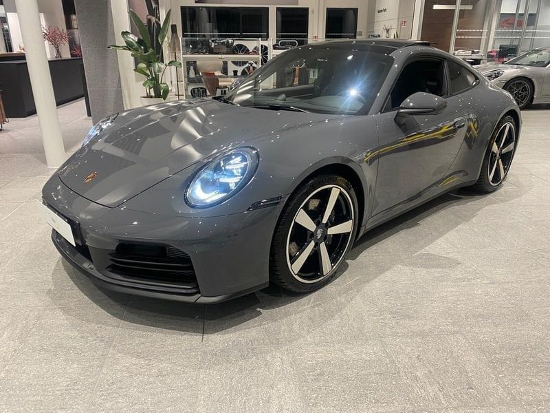 Porsche 911 2025