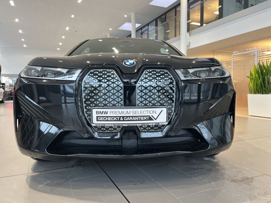 BMW iX 2023