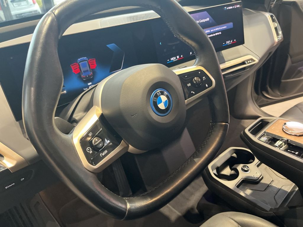 BMW iX 2023