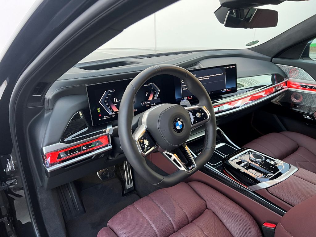 BMW 740 2025