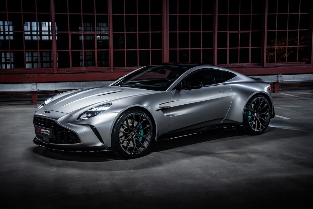 Aston Martin V8 Vantage 2024