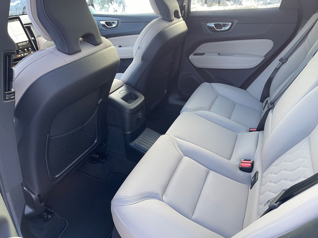 Volvo XC60 2025