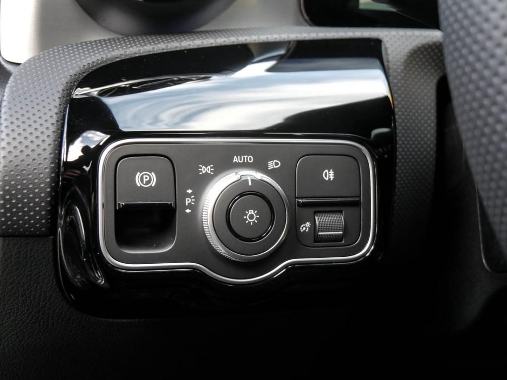 Mercedes-Benz CLA 200 2026