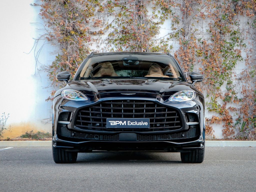 Aston Martin DBX 2023