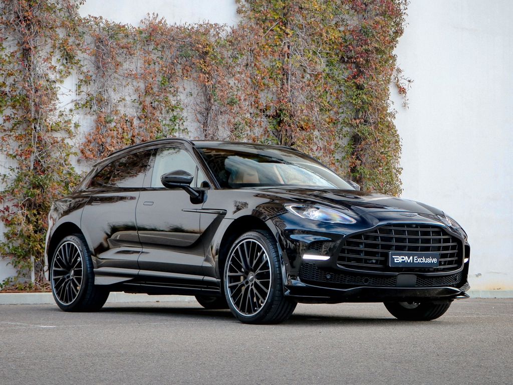 Aston Martin DBX 2023