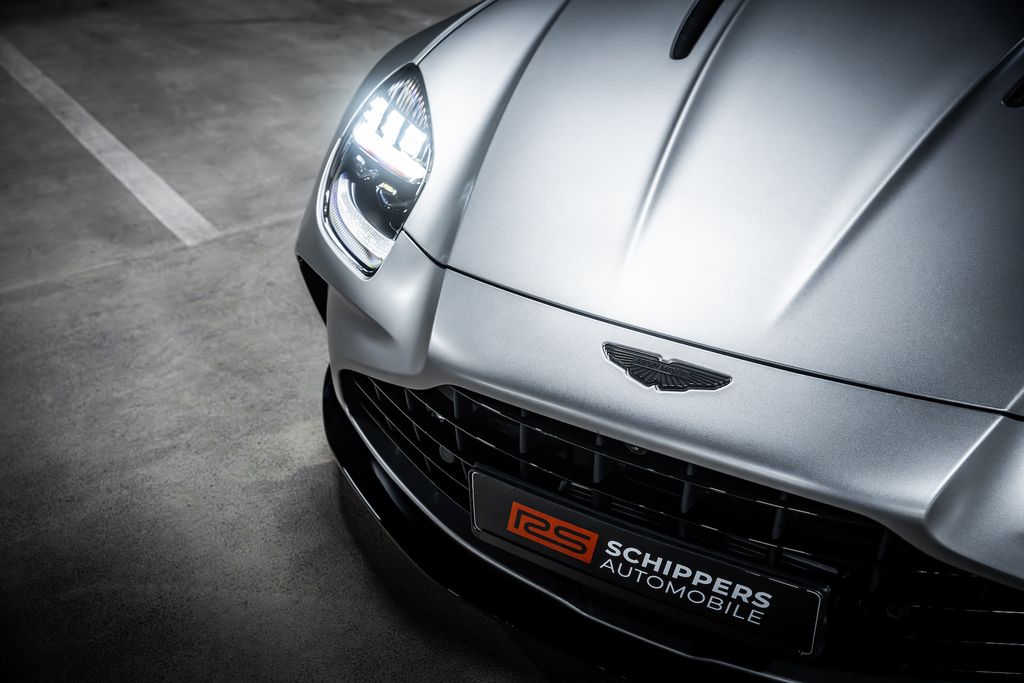 Aston Martin V8 Vantage 2024