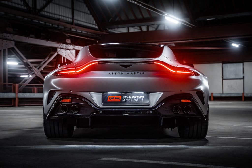 Aston Martin V8 Vantage 2024