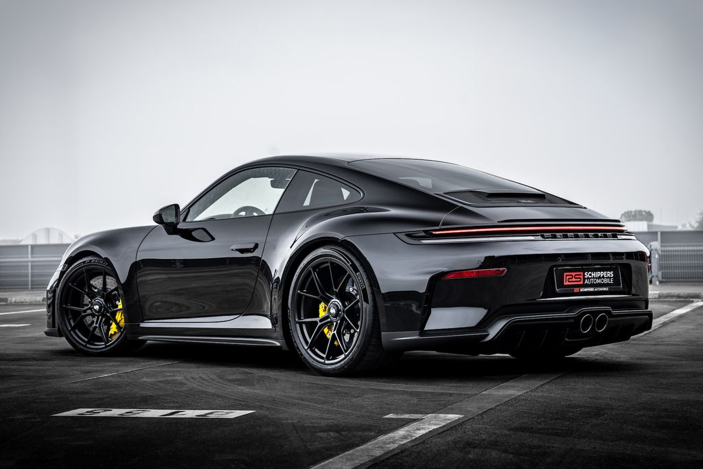 Porsche 992 2025