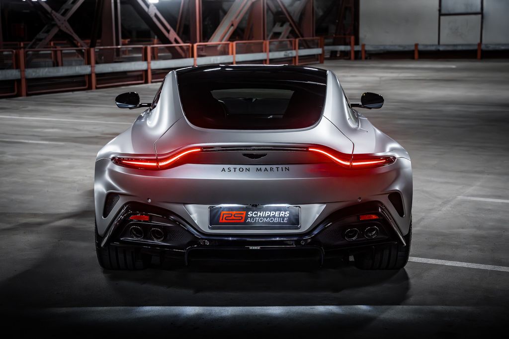 Aston Martin V8 Vantage 2024