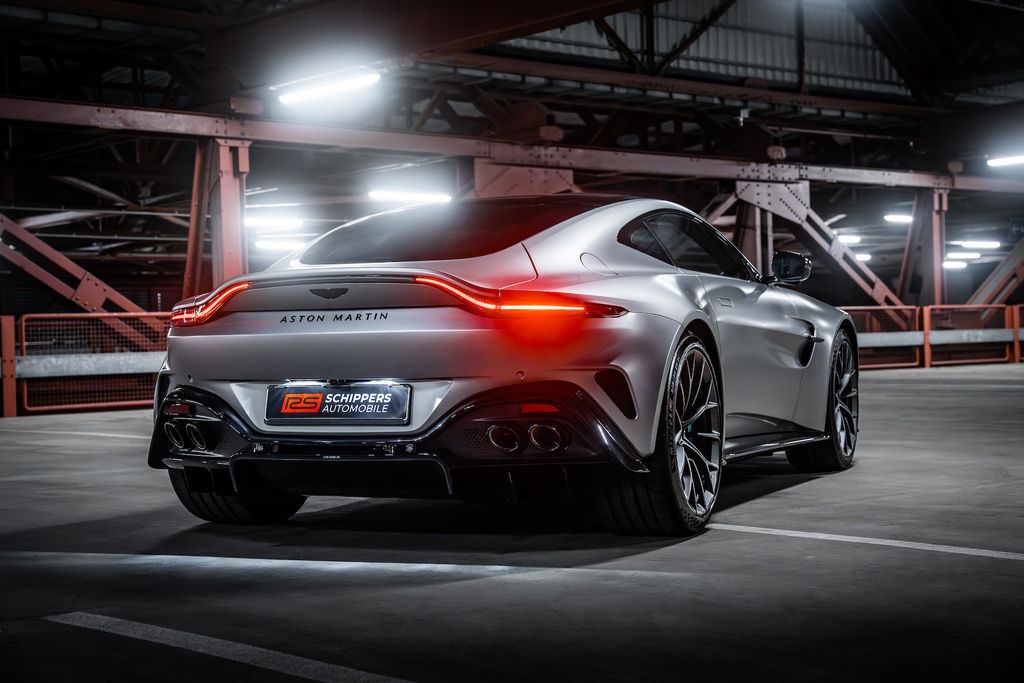 Aston Martin V8 Vantage 2024