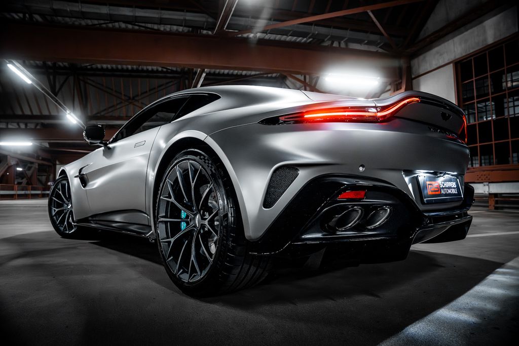 Aston Martin V8 Vantage 2024