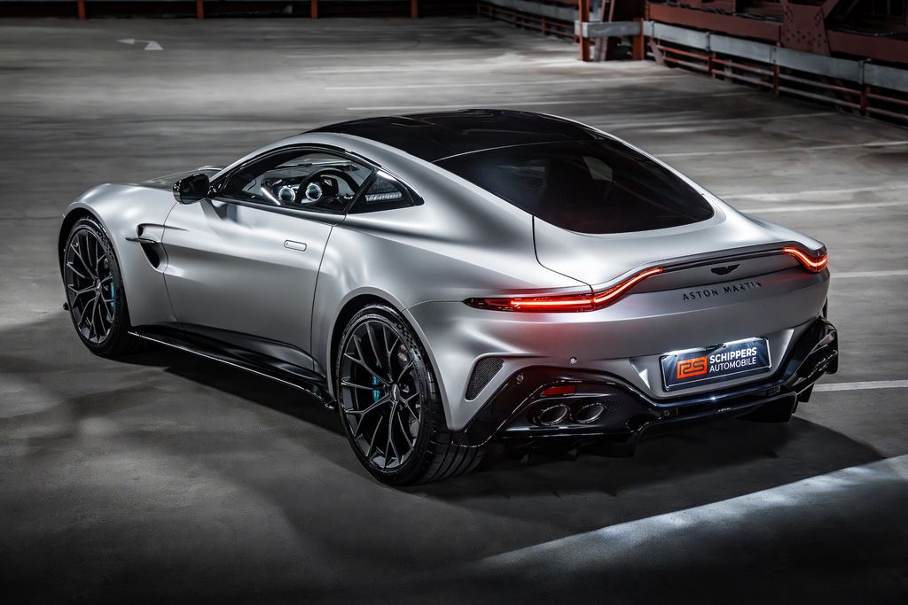 Aston Martin V8 Vantage 2024