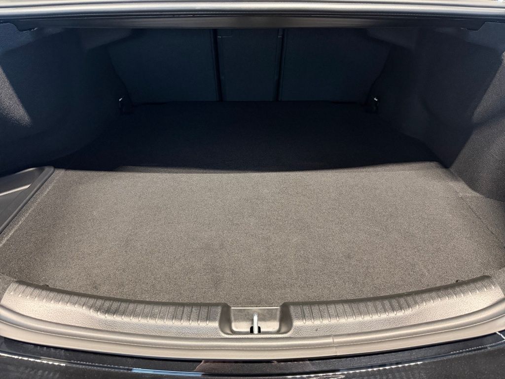 Mercedes-Benz C 300 2025