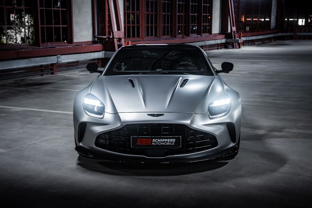 Aston Martin V8 Vantage 2024