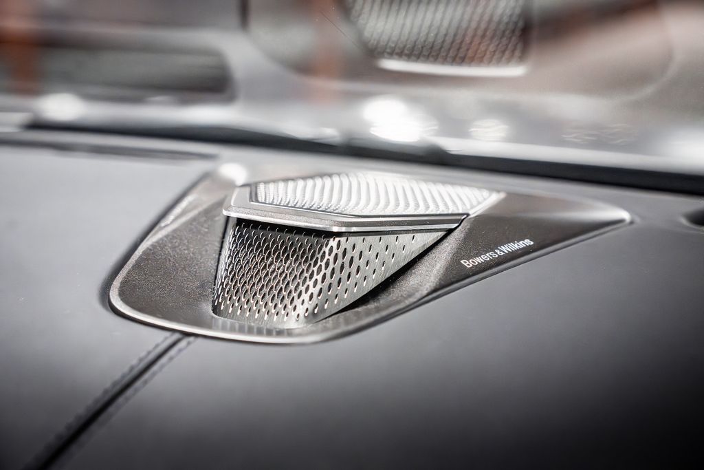 Aston Martin V8 Vantage 2024