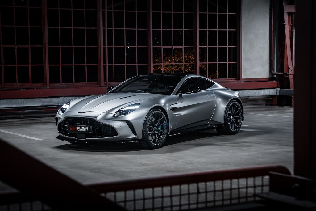 Aston Martin V8 Vantage 2024
