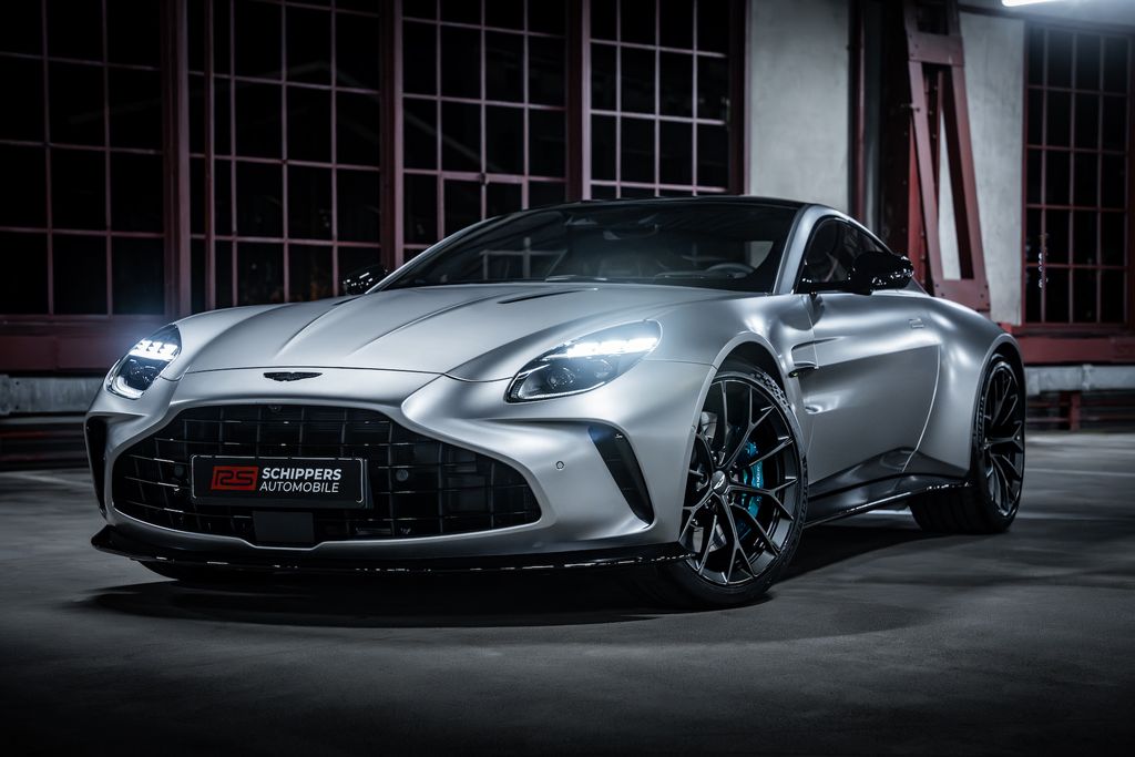 Aston Martin V8 Vantage 2024