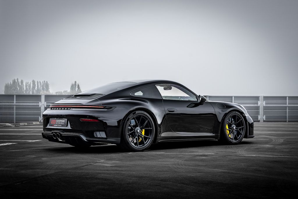 Porsche 992 2025