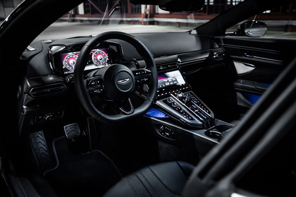 Aston Martin V8 Vantage 2024