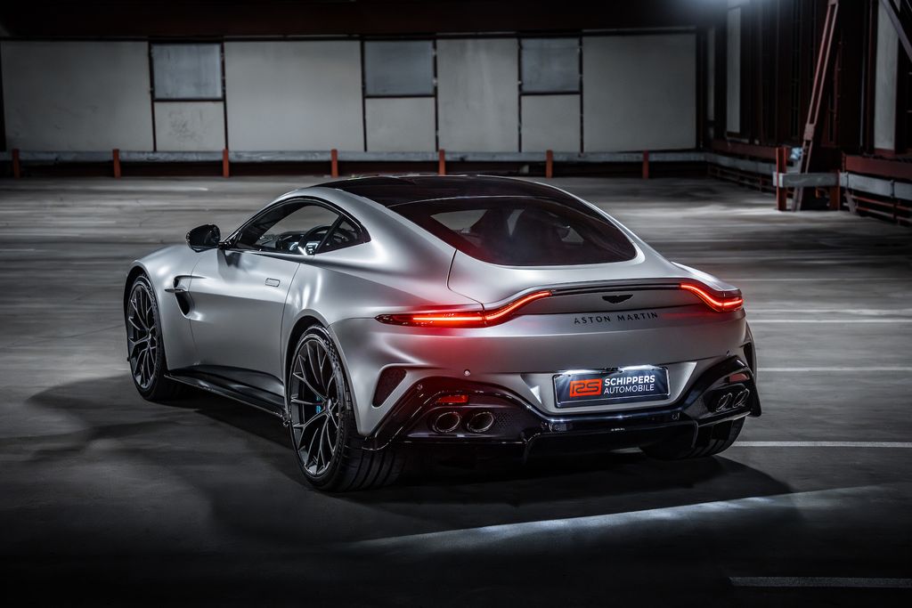 Aston Martin V8 Vantage 2024