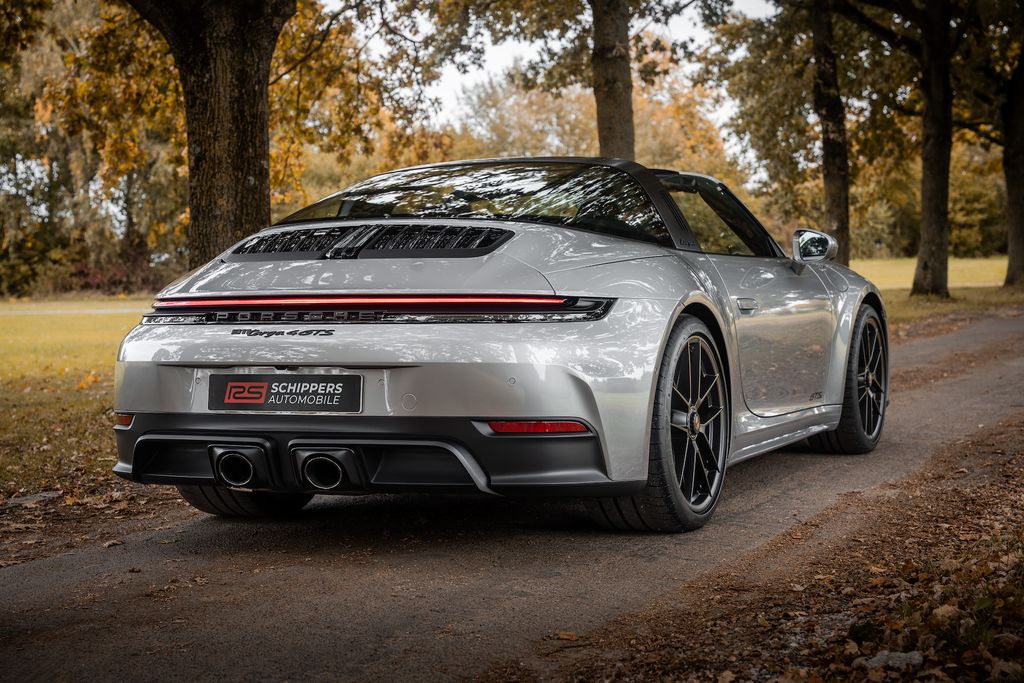 Porsche 992 2025