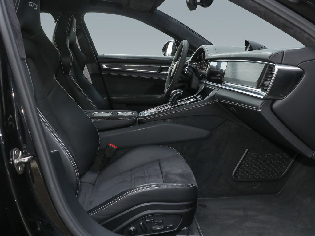 Porsche Panamera 2022