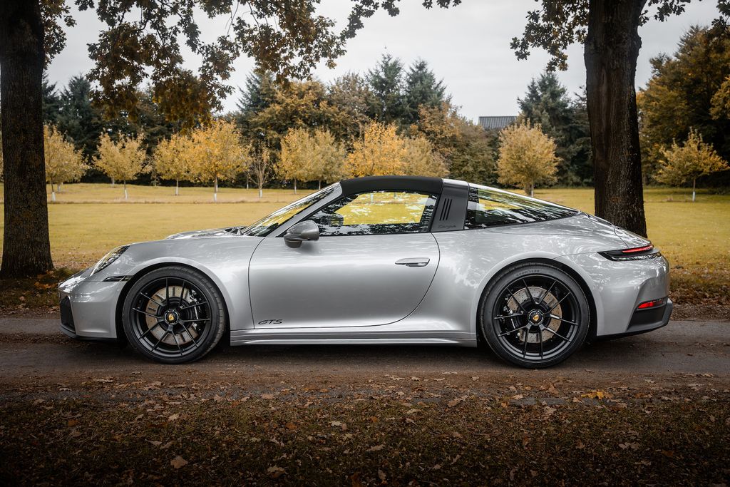 Porsche 992 2025