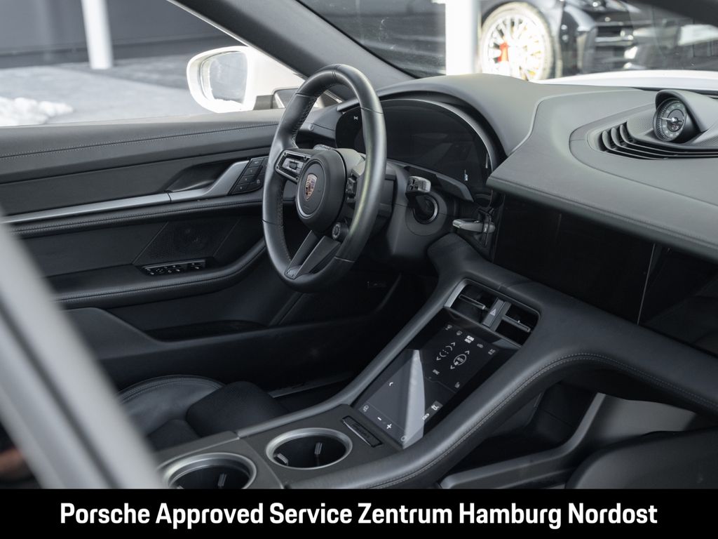 Porsche Taycan 2024