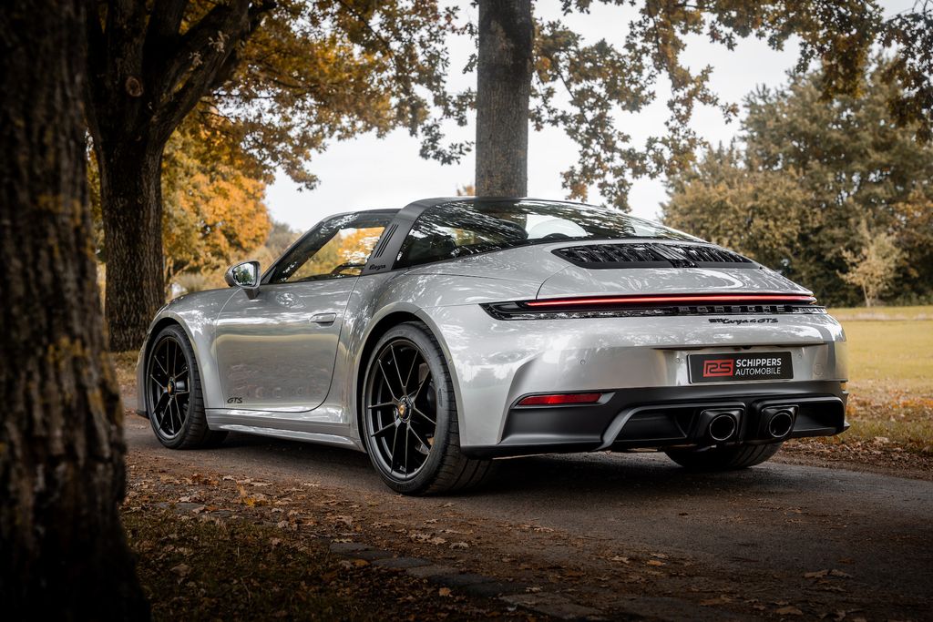 Porsche 992 2025