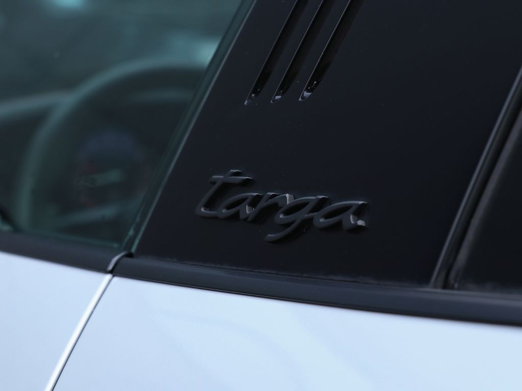 Porsche 992 2024