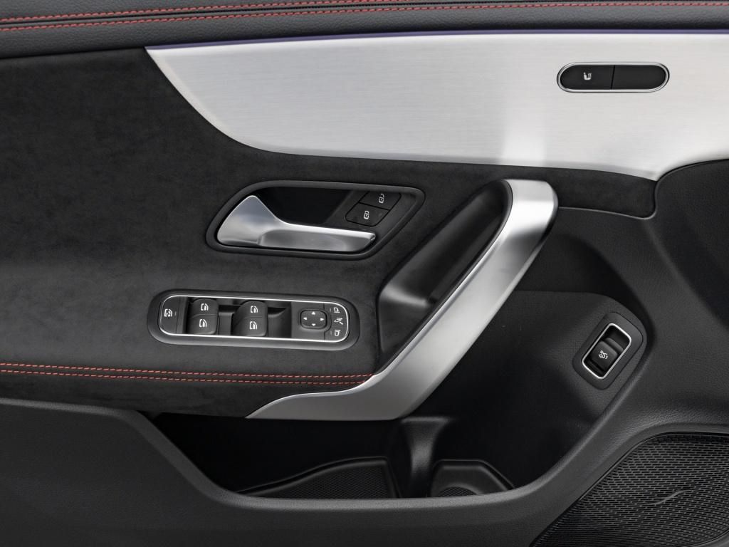 Mercedes-Benz CLA 200 2026