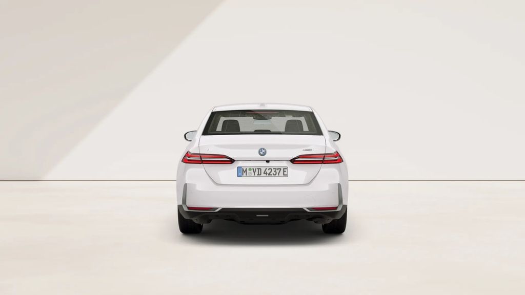 BMW i5