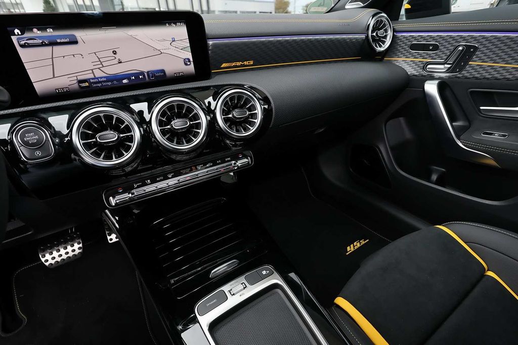 Mercedes-Benz CLA 45 AMG 2025