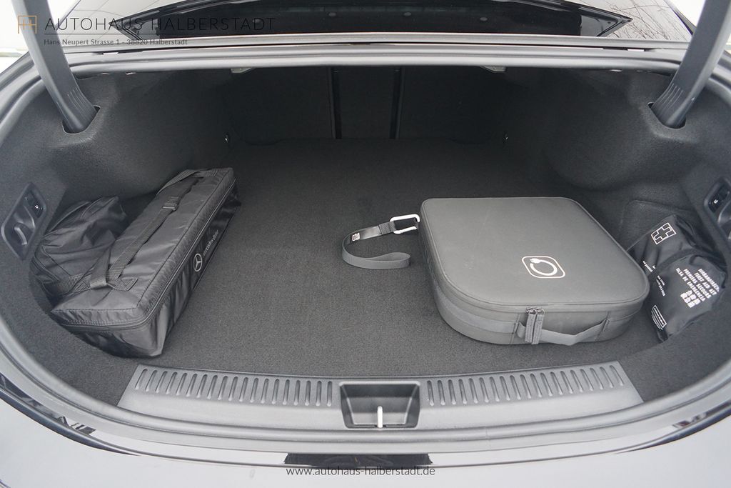 Mercedes-Benz E 300 2025