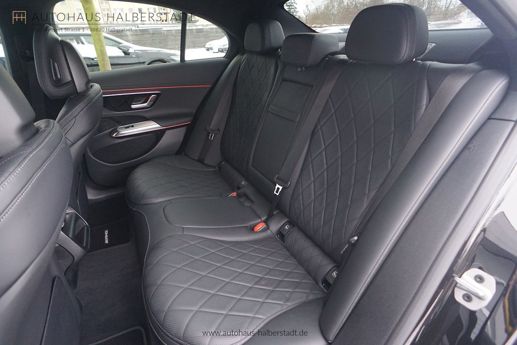 Mercedes-Benz E 300 2025