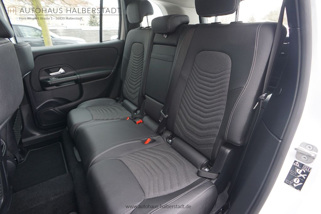 Mercedes-Benz GLB 220 2025