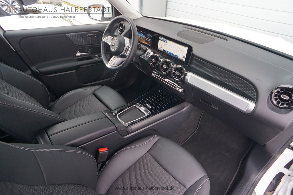 Mercedes-Benz GLB 220 2025