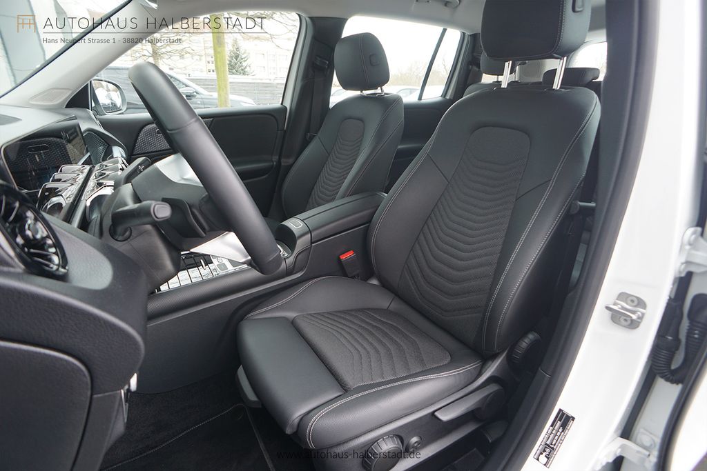 Mercedes-Benz GLB 220 2025
