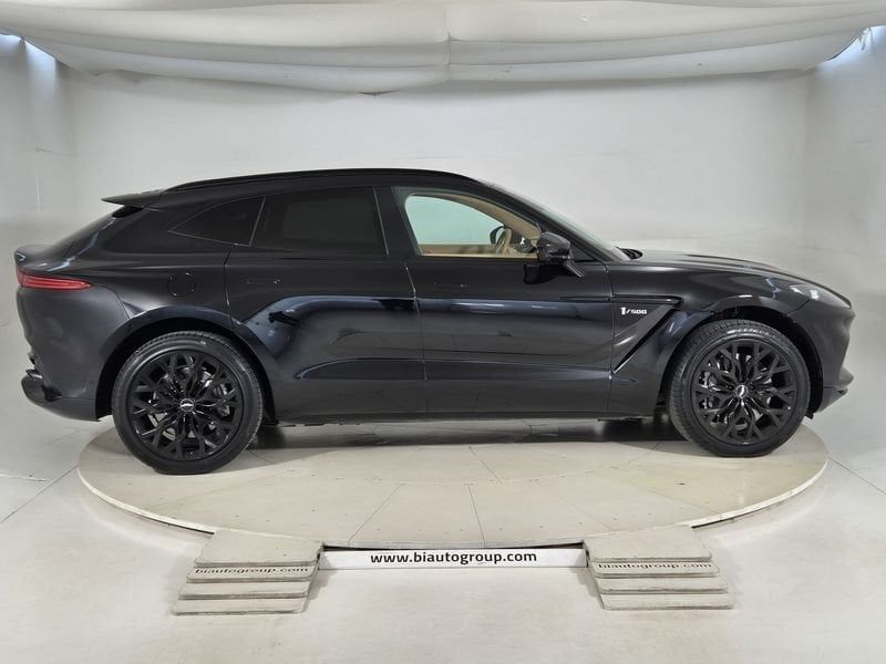 Aston Martin DBX 2020