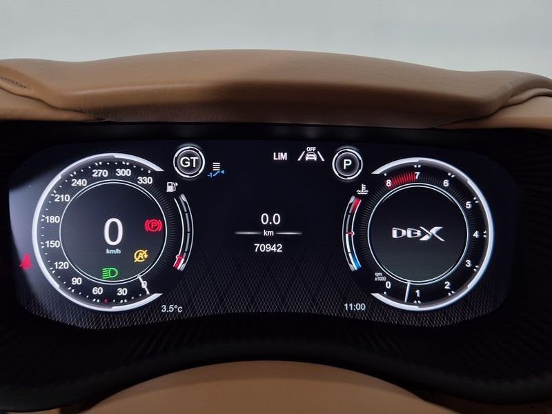 Aston Martin DBX 2020