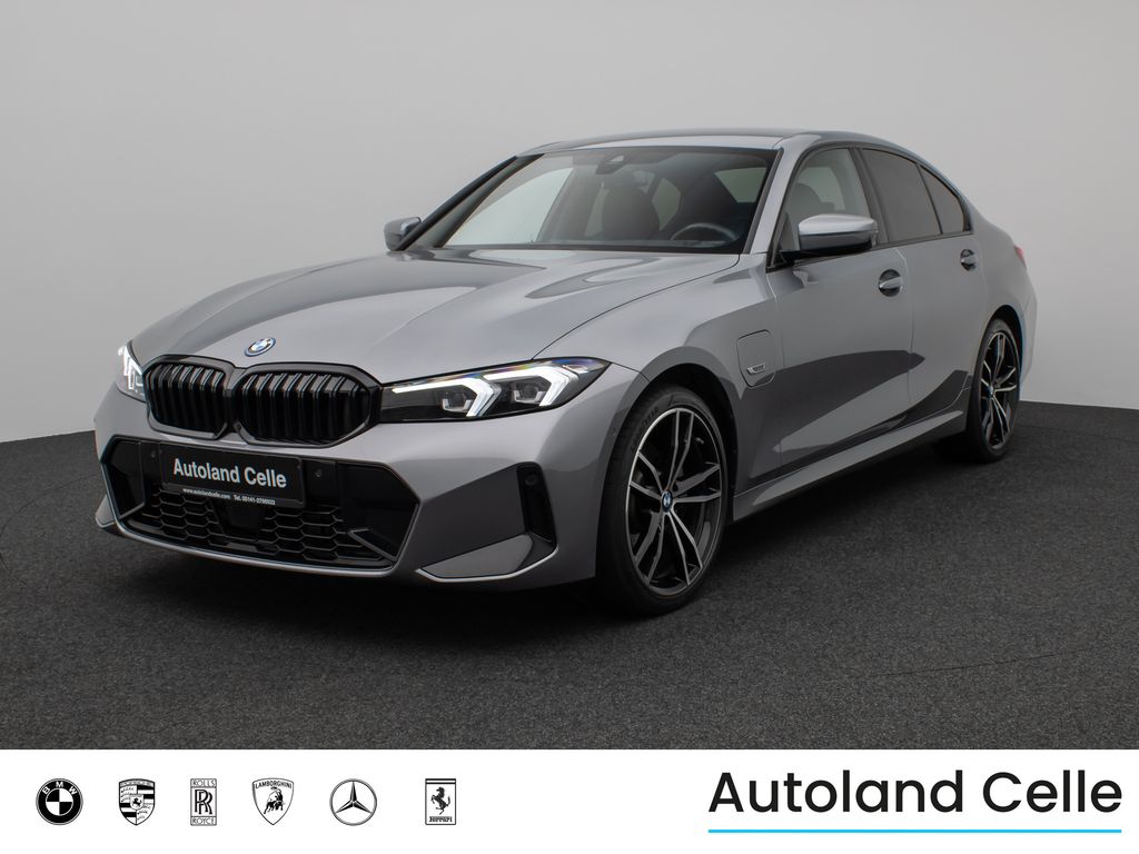 BMW 330 2022