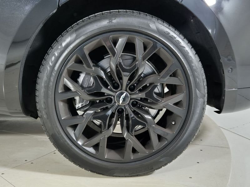 Aston Martin DBX 2020