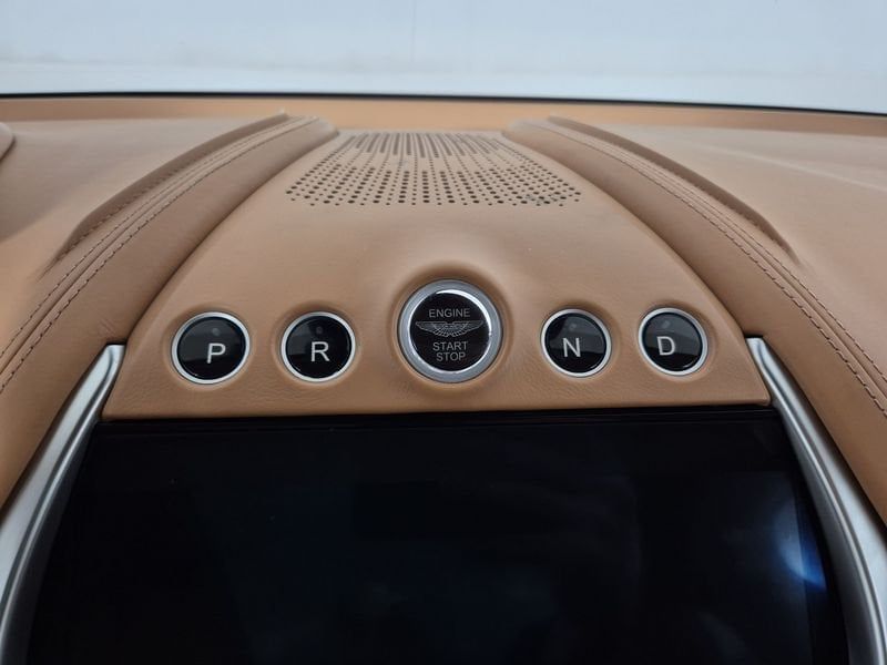 Aston Martin DBX 2020