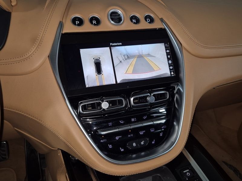 Aston Martin DBX 2020